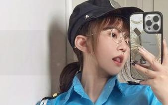 微密圈 – 最新！看看张思允nice如何将制服黑丝穿出新花样，照片中的小细节真是太吸引眼球了！