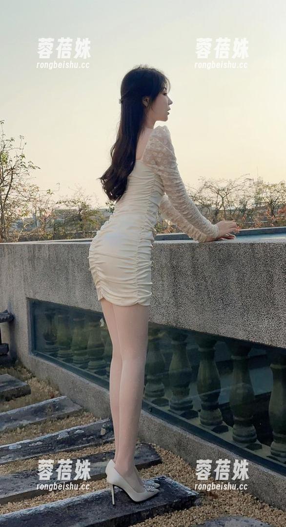 微密圈 - 壁纸合集，女秘书徐莉芝在等什么呢？