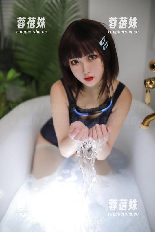 图集分享！您的蛋蛋与黑丝死库水，居然让我想到了夏天的海滩，莫名的清凉啊。