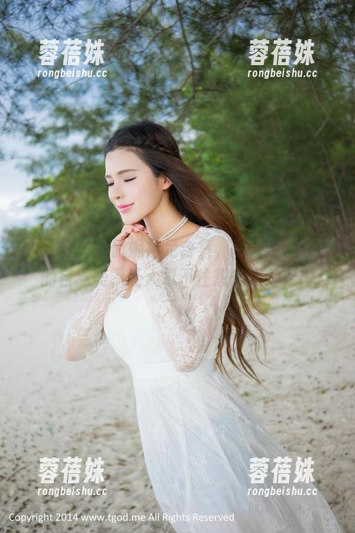 推女神 - 汪佩妮裸足合集，高清展现了她的自然美，让人忍不住想多想几秒！
