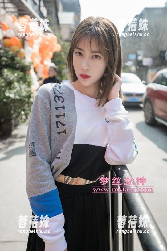 梦丝女神 - 最新晓晓体操服图片，轻轻一撩，心脏也开始运动了！