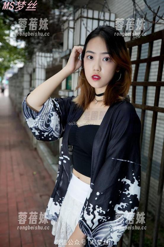 梦丝女神 - 王娇娇可爱图册：原图中有一种看了就想呵护的感觉，心里暖暖的。