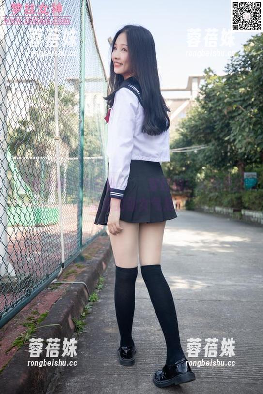 梦丝女神 - 今日份：玥玥穿红裙！美图更新，妥妥的仙女气质！