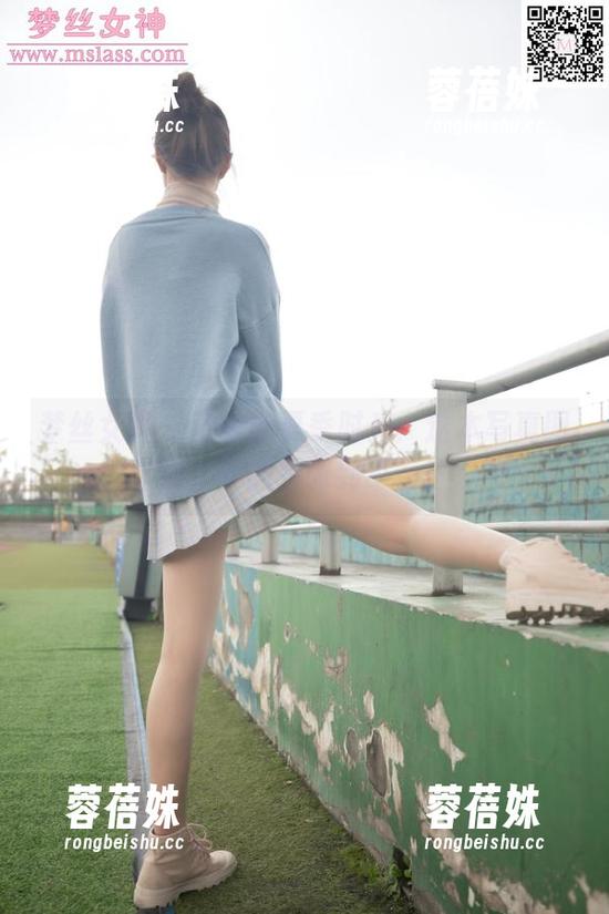 梦丝女神 - 苏柔的夏季时光：这本写真图册，真的夸张到不行！