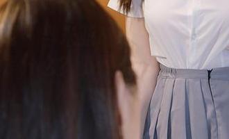 模范学院 – 当米亚Mia的裸足遇上摄影机,结果是什么?资源出奇的软,快来一探究竟!