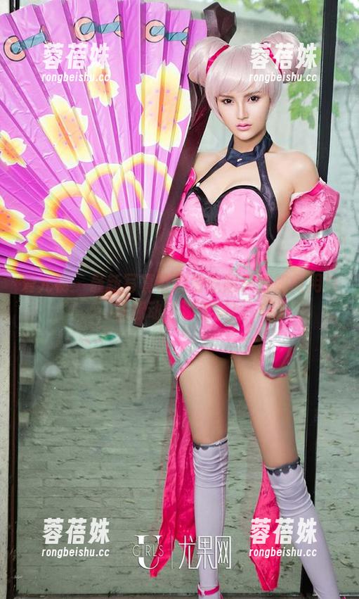 爱尤物 - 最新写真带你看欧阳美宣如何用棉袜撩动平淡生活！