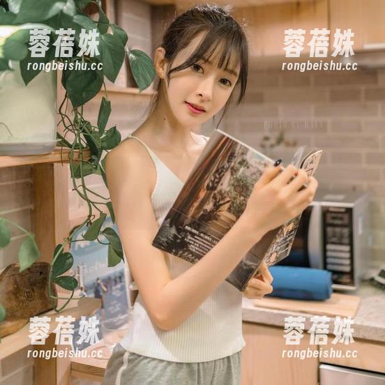 不只是礼服，王羽杉的写真简直是壁纸界的艺术大片！