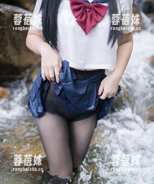 翻开白丝图集，白烨烨带你走进奇妙的个性世界