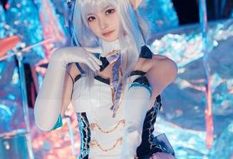 最新图库大揭秘：白莉爱吃巧克力的和服瞬间竟然这样抓人！