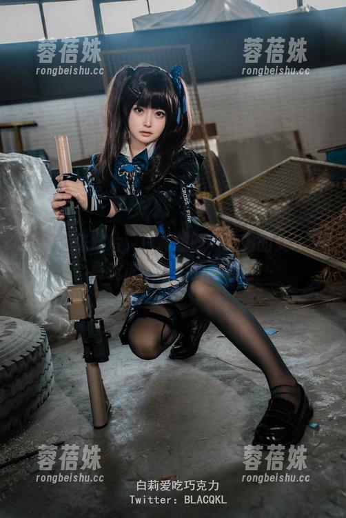看看这张照片，白莉爱吃巧克力的女仆可真沉迷原理猪的世界！