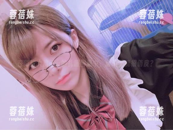 在眼酱大魔王w的礼服图集中，谁说不能很俏皮？