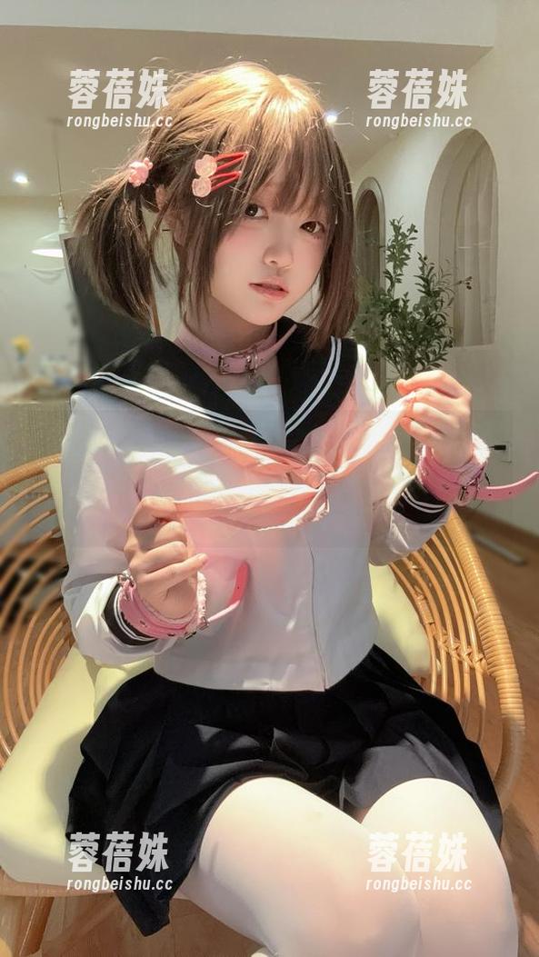 神沢永莉的粉色私房美图：你能想象她用这色彩征服了多少心吗？我就是其中一个！