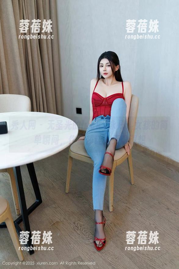 秀人网 - 无圣光的lucky咏丹：女孩的简单瞬间，作品却让人无限遐想