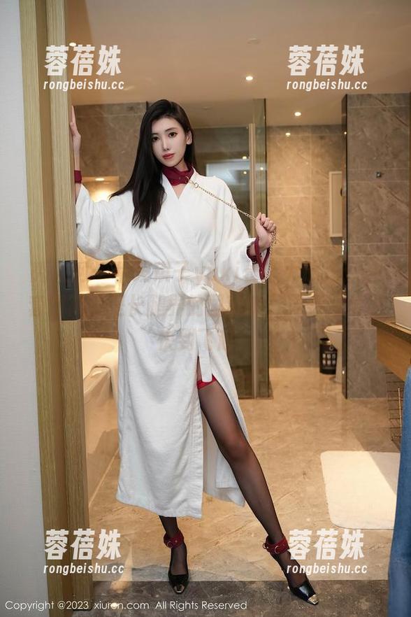 秀人网 - 优琪琪子yuki长腿大放送：这套图简直是长腿界的里程碑，更新速度也快到飞起！