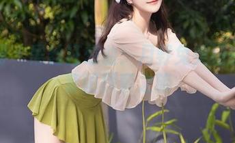 秀人网 – 黑丝狂想曲:月野兔美妞的迷你套图探索之旅