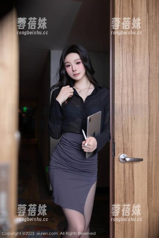 秀人网 - 李若汐私拍：灰丝是我的新宠，结果没想到……你猜怎么着？
