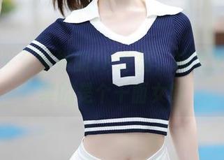 秀人网 – 分享她的JK作品，林文文yooki真的是个千面女郎