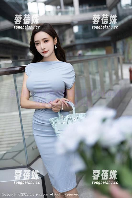 秀人网-金幼汐Vivian 秀人网 - 偶尔也想跟着金幼汐Vivian的美足照片去浪迹天涯。