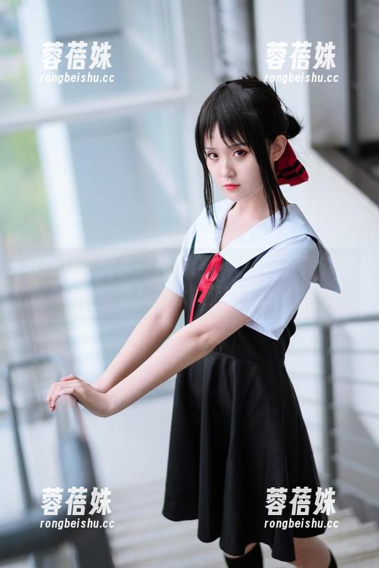 秋楚楚不秃头的礼服合集，让你下载的欲望如潮水般涌来！