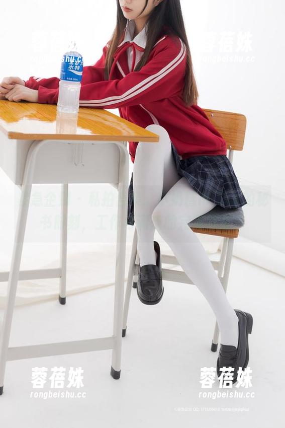 紧急企划 - 私拍合集：小奶糕Milky的秘书时刻，工作与调皮的完美结合！