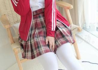 紧急企划 – 美足来袭!小恩的最新写真更新,让无数眼神都跟着移动。