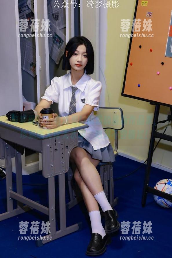 绮梦摄影 - 看这里！露露的最新作品集，珍藏版无修无水印，绝对不容错过！