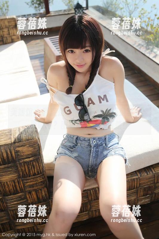 美媛馆 - 到底是吊带更好看，还是李七喜更吸睛？图包来让你搞清楚！