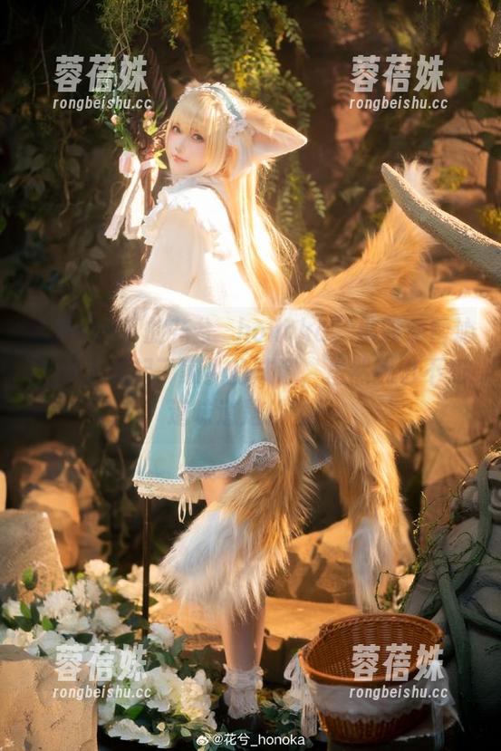 高清cos下的花兮_honoka，那股冬雪沁香让人想起了家乡的味道，虽然我也不知道味道是什么！