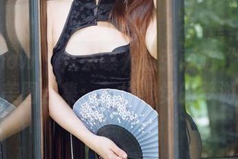 花漾show – 从未曝光的张雨萌“双人”美图合集：一场视觉的梦游