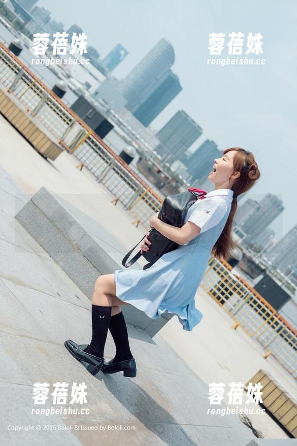 菠萝社 - 在云端漫步：许文婷Regina的空姐写真，资源不设限！