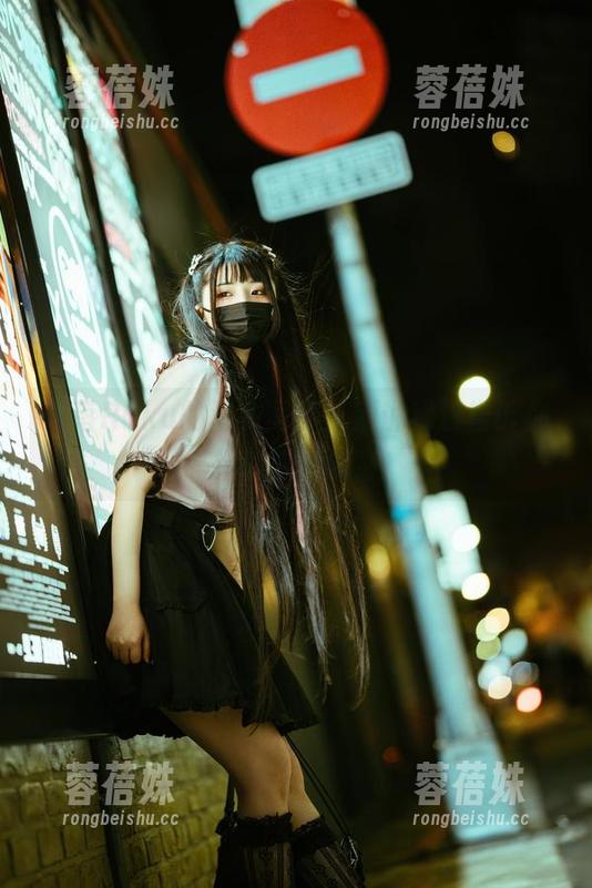 落落Raku的泳衣写真，别说我没告诉你福利满满哦！