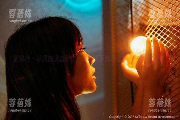 蜜桃社 - 冰露的清幽镂空：无圣光下的静谧套图，快来瞧瞧！