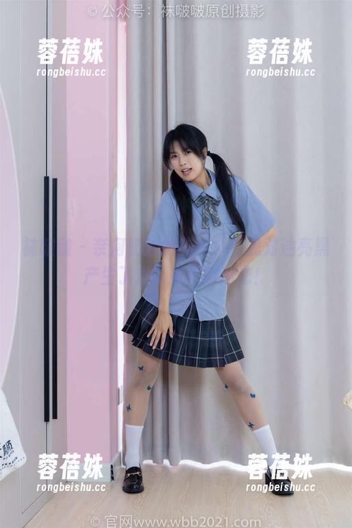 袜啵啵-奶油 袜啵啵 - 奈何奶油的美图,让我对油亮黑产生了难以抗拒的迷恋!