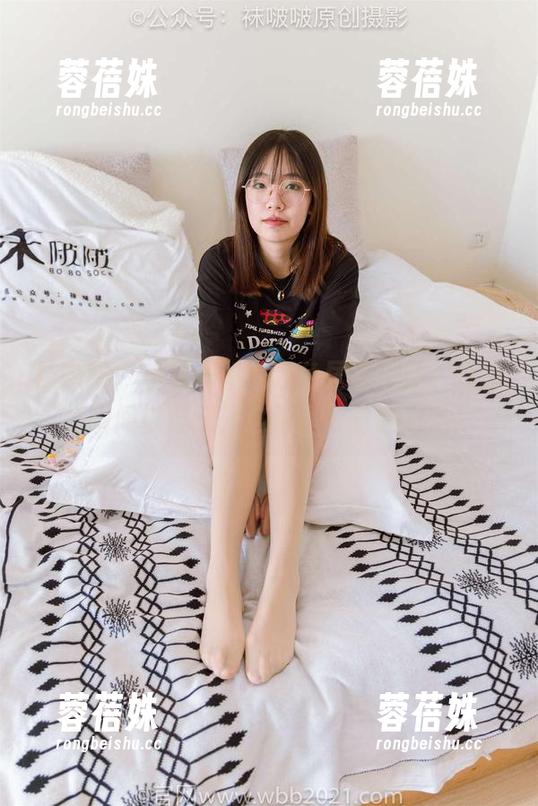 袜啵啵 - 小沫和她的红色匡威板鞋，我的心瞬间被俘获，这作品太有魅力了！