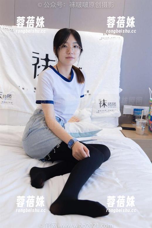 袜啵啵 - 这就是稚予全套白色短棉袜原图的魅力，感觉袜子都在偷偷和我说话，谁知道她们这么有个性！