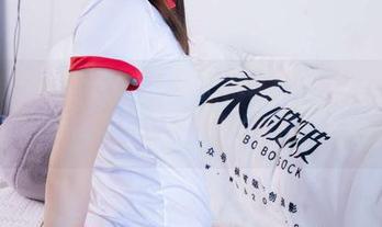 袜啵啵 – 稚予与两双长靴:这不只是一组写真,是视觉的冲击!