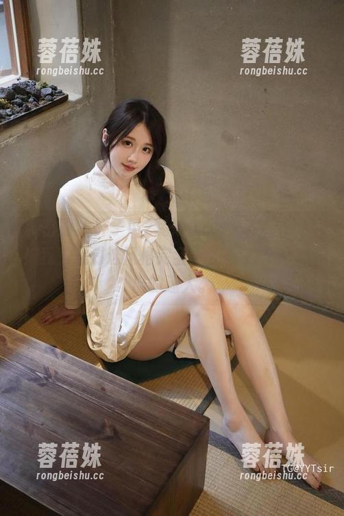 微密圈 - 轩子巨2兔短裤套图，最新出炉！我就是对这风格完全上头了，有点说不出的迷人。