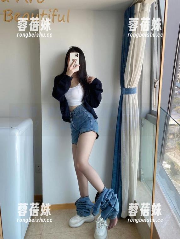 微密圈 - 谁能拒绝软妹小九九的私房图片？碎花旗袍简直让人心醉神迷