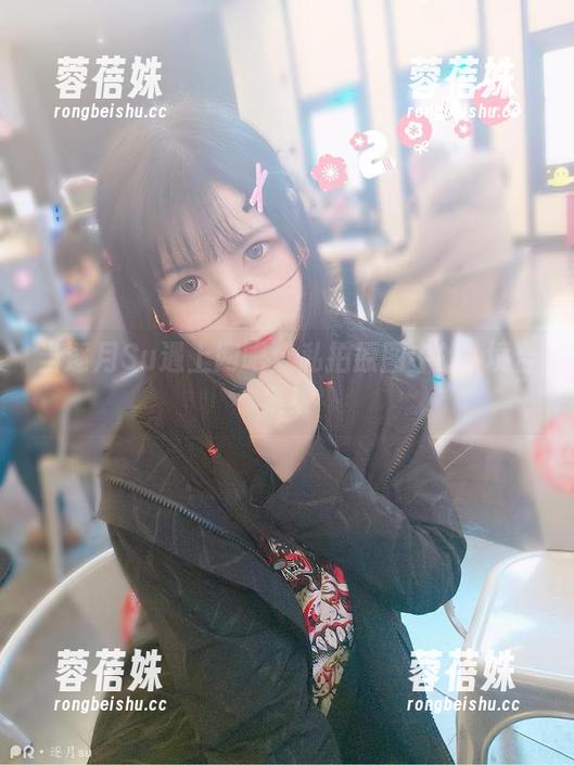 当逐月Su遇上网吧：私拍原图中的囧境合集！