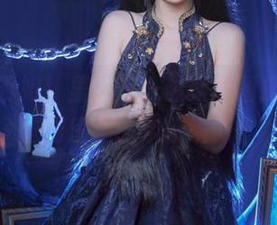 不只是厨娘!里见年一最新原图揭秘,那些厨房里的欢乐瞬间!