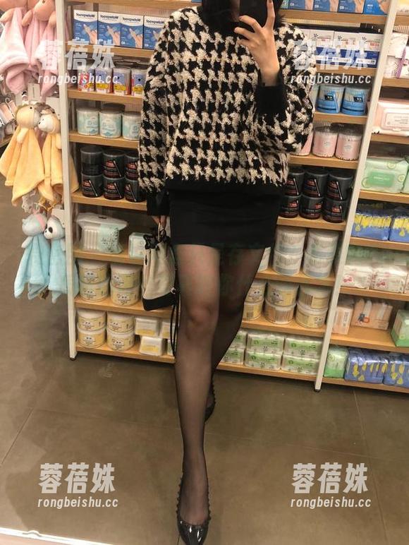 微密圈 - 谁说网盘只是存文件？雅雅的气质呀的肉丝写真教你什么叫艺术！