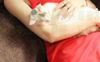 青豆客 – 头痛欲裂的周一,看看Akiki朱若慕在运动中的美丽原图,下载下来给生活加点趣!