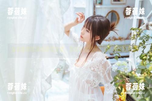 香草喵露露黑色西装全套，图片让我想到了那些神秘的夜晚…
